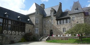 chateau-de-brelidy-facade-1