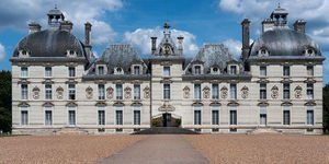 chateau-de-cheverny-facade-1