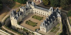 chateau-de-courtanvaux-facade-1