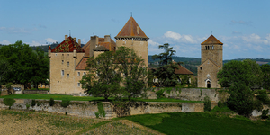 chateau-de-pierreclos-facade-1