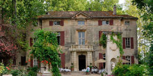 chateau-de-roussan-facade-2