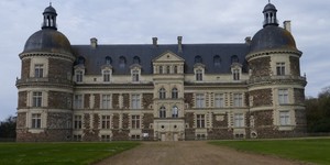 chateau-de-serrant-facade-1