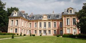 chateau-de-villiers-le-bacle-facade-1