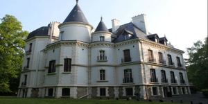 chateau-du-bois-la-croix-facade-1