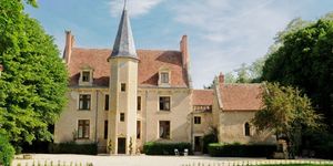chateau-hotel-le-sallay-master-1