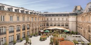 crowne-plaza-paris-republique-facade-2