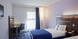 holiday-inn-express-marseille-st-charles-chambre-1