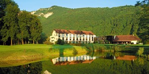 hotel-golf-grenoble-charmeil-facade-1