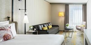 hotel-renaissance-paris-la-defense-chambre-1
