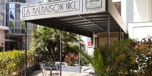 quality-suites-nice-la-malmaison-facade-1