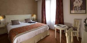 royal-hotel-montpellier-chambre-3